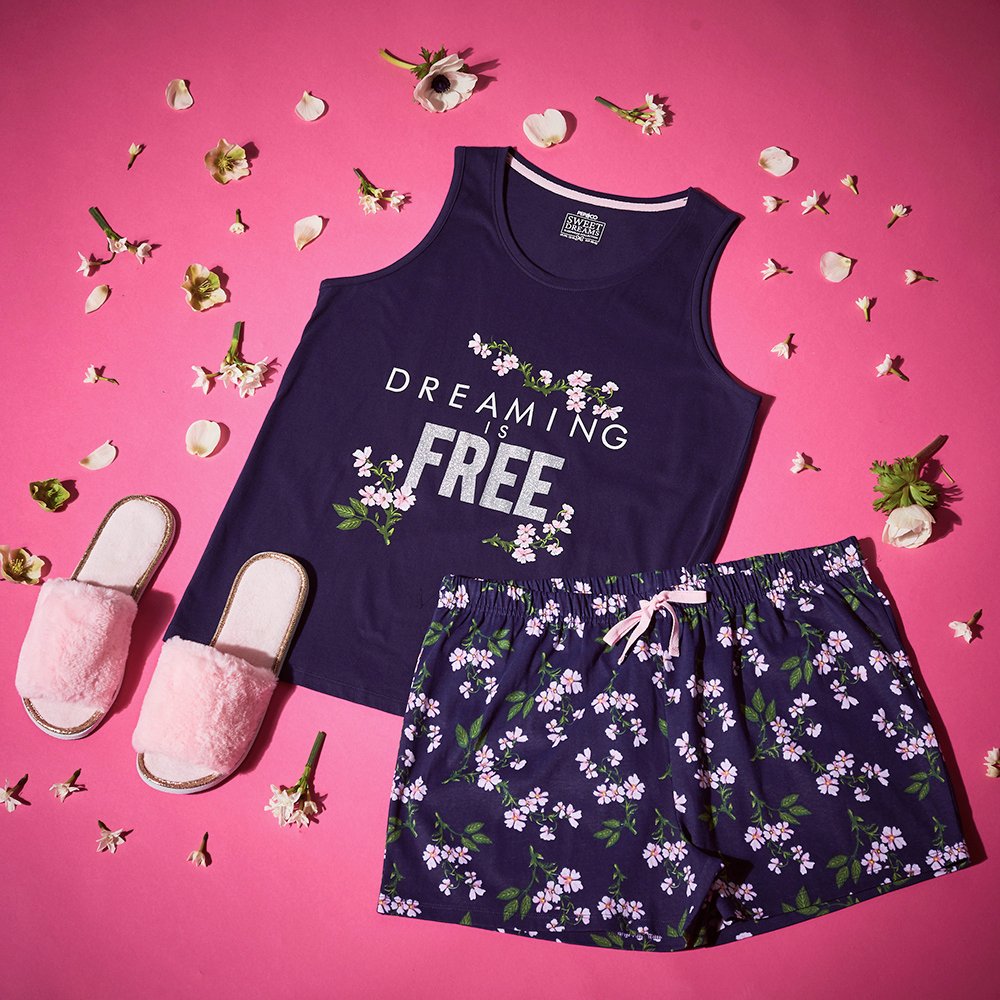 Dreaming about the weekend... and these gorgeous PJs! 🌸🌸🌸

PJ set - £5/€6
Slippers - £2/€2.50

#PJs #fridayfeeling #fridayvibes #lazyweekend #dreamingisfree #pepandco #pepandcoatpoundland #pepandcoatdealz