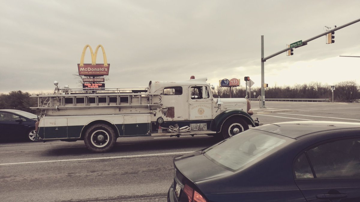 ihcffaj's tweet image. Saw the 53 Mack this morning up in Hagerstown @IhcHose @FredScanner @MackTrucks @EastCoastAlert #Engine13 #firetruck #oldschool #FredrickMD