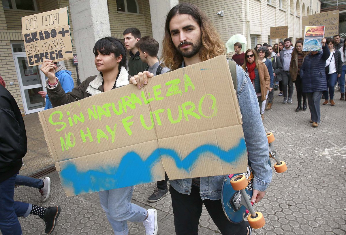 La movilización estudiantil contra el cambio climático en San Sebastián #FridaysForFuture #Strike4Climate Fotos: Javier Hernández