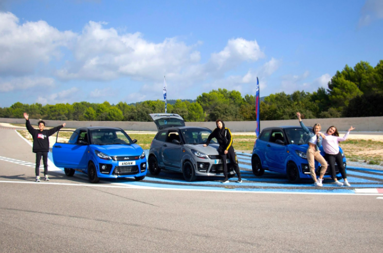 MilAutomoviles's tweet photo. Un fin de semana con amigos ¡es mucho mejor! 🙌 Disfrútalo con ellos en tu #Ligier

#Benetusser #MilAuto #FelizFinde https://t.co/VBjOQZMLLQ