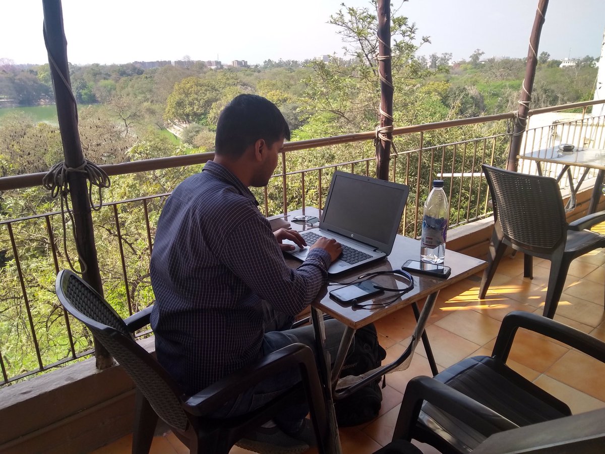 iAmbeshTiwari's tweet photo. Finally tried @myHQSpace through #LetsCowork .. it was a good experience of using coworkering space for team meetings 👌🏻👌🏻 https://t.co/iwt22h1bbY