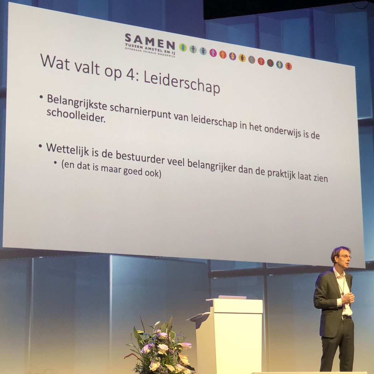 Belangrijkste scharnierpunt van leiderschap in het onderwijs is de schoolleider <a href="/arieslob/">Arie Slob</a> @ArnoldJonk #wijschoolleiders