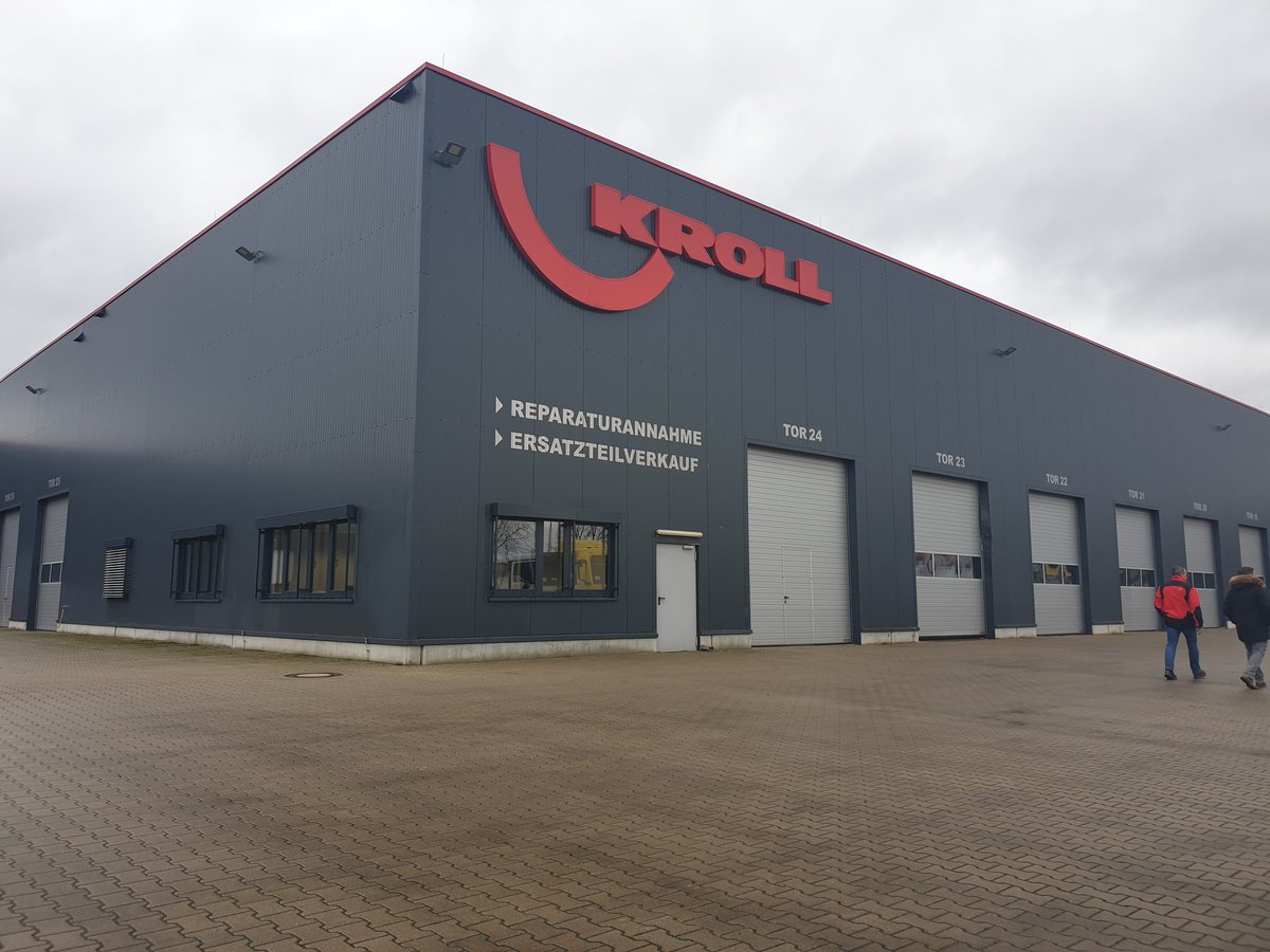 countyclean's tweet photo. It may be a grey and rainy day but we're very happy to have arrived at the Kroll factory in Wesel, Germany to check on how our two new units are coming along!
#CombinationUnit #RecyclerUnit #Investment #EnvironmentalServices #Germany #Fleet https://t.co/yYvYpUfxV5