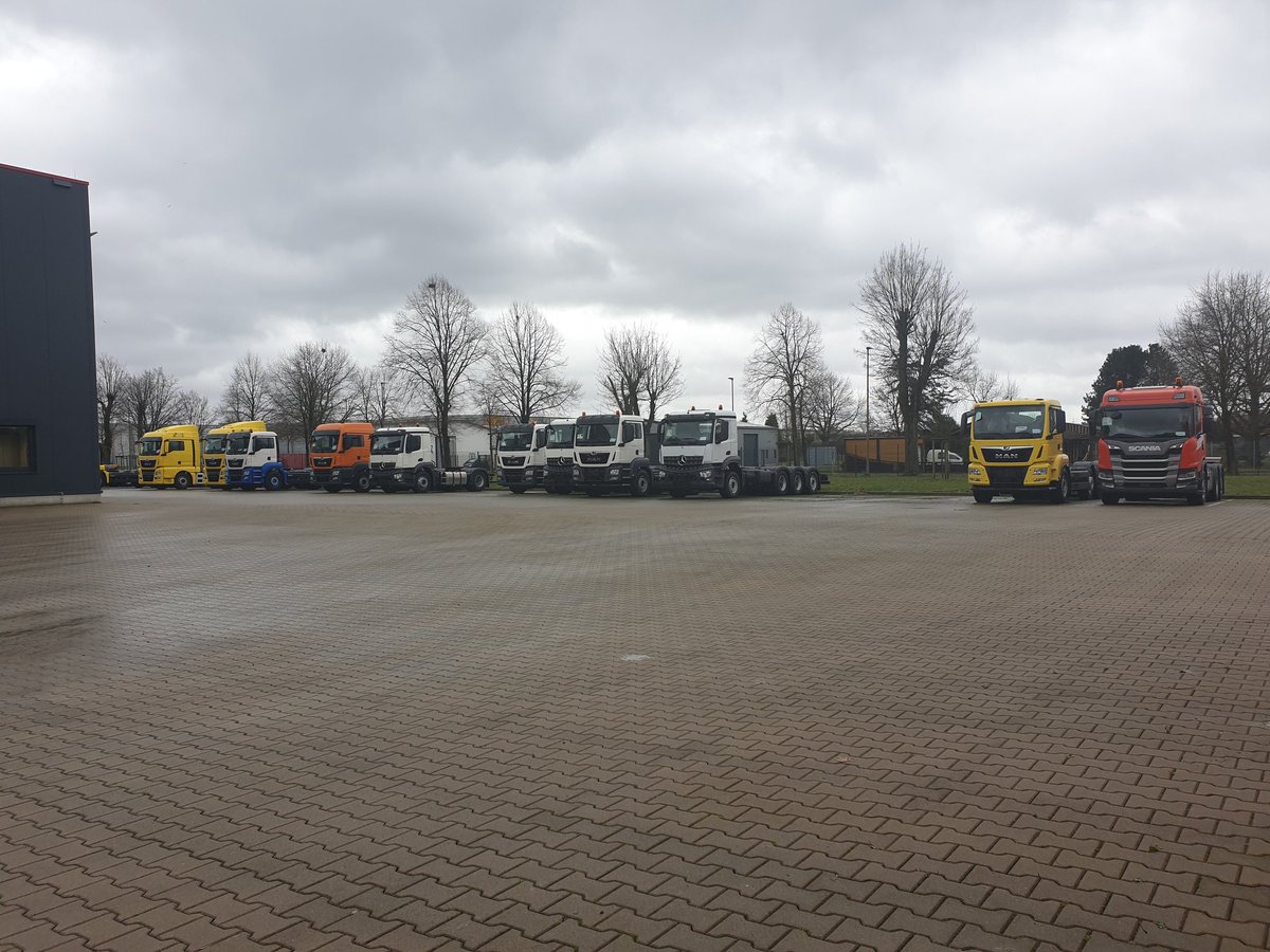 countyclean's tweet photo. It may be a grey and rainy day but we're very happy to have arrived at the Kroll factory in Wesel, Germany to check on how our two new units are coming along!
#CombinationUnit #RecyclerUnit #Investment #EnvironmentalServices #Germany #Fleet https://t.co/yYvYpUfxV5