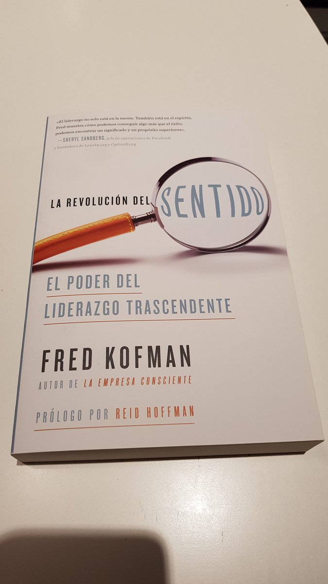 aragfer's tweet photo. Como puede mejorar tu ánimo si alguien te regala este libro de sorpresa y dice q le recuerda a ti 😊 gracias Noemí! @NoemiOtazu https://t.co/uHvNdUcaHn