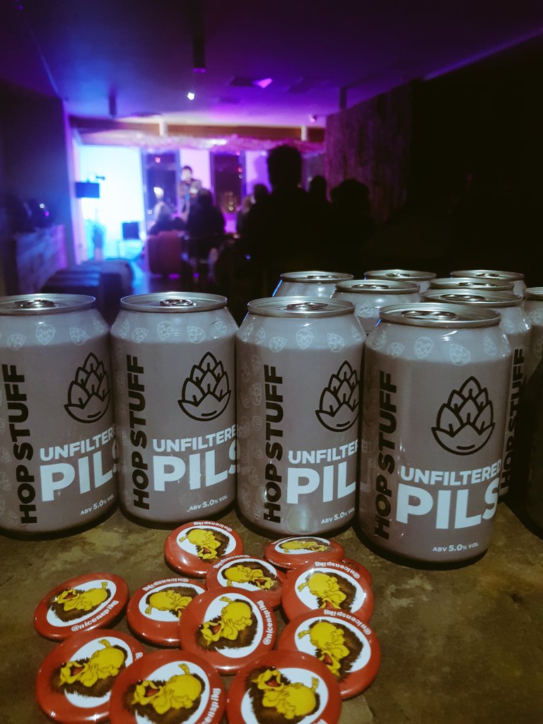 NiceNSpiky's tweet photo. Big Beery Thanks @Hopstuffbrewery for Tuesday night's comedy collaboration with @collective_llp 💥Sweet laughs 🤣 Tasty beers 🍻 #hopstuff #brewery #comedynbeers #collectiveoldoak https://t.co/fOrG0vYmtB