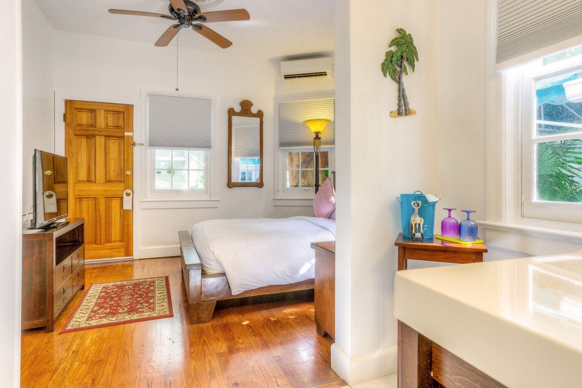 KWHarborInn's tweet photo. #Aruba ๐๐ถ๐ด
https://t.co/doqR5Oji9D
#bedandbreakfast #keywest #keywestinn #historickeywest https://t.co/0NeiI3w3tD