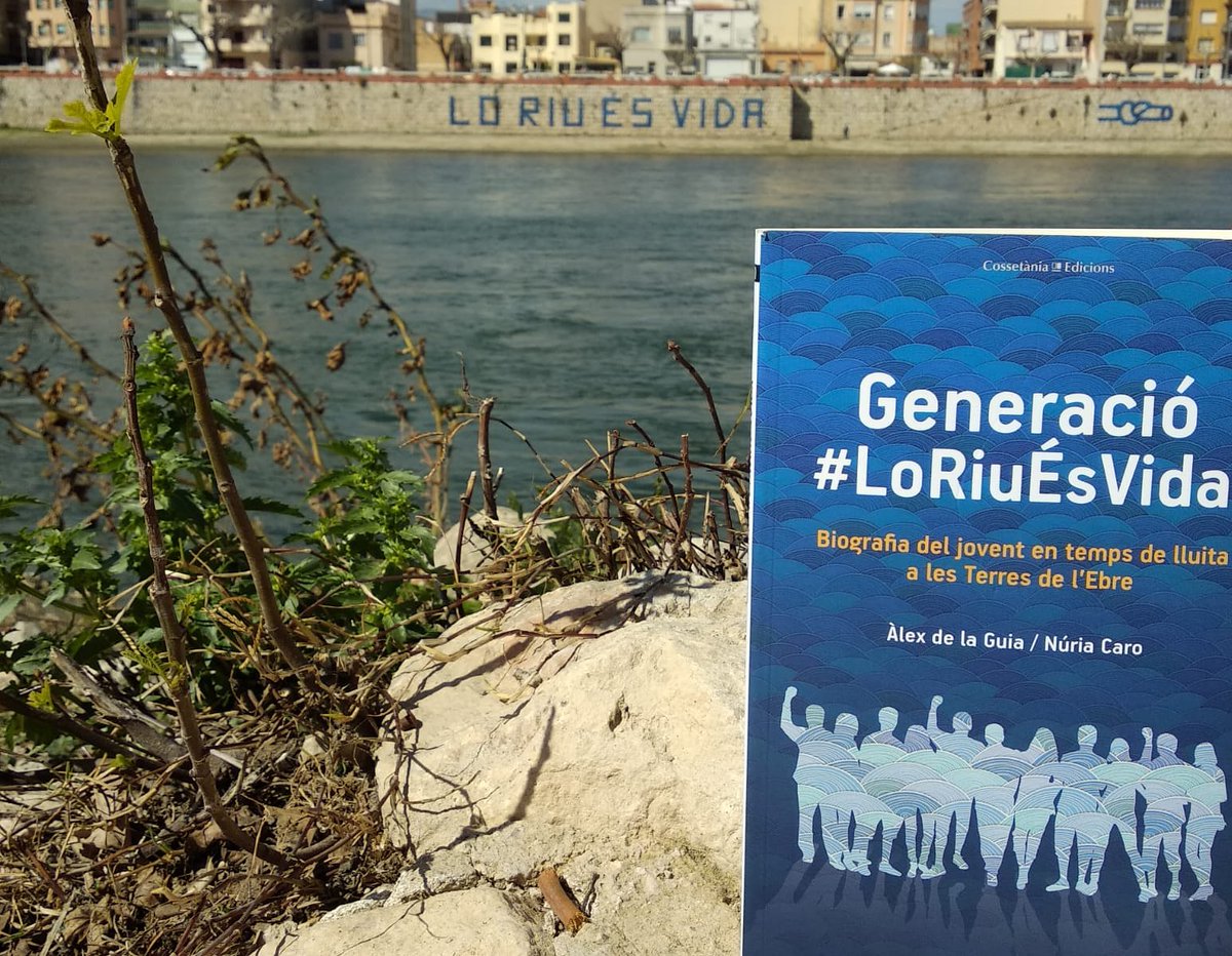 gloriuesvida's tweet photo. "Generació #LoRiuÉsVida, biografia del jovent en temps de lluita a les Terres de l’Ebre" a la venda a partir del 16 de març. Llibre escrit per @adelaguia_cat i @NurBlanch, editat per @Cossetania i amb els pròlegs d'@ArturoGaya (@QuicoCelio) i @pepetimarieta

#18anysLoRiuÉsVida https://t.co/ypo56Culm1