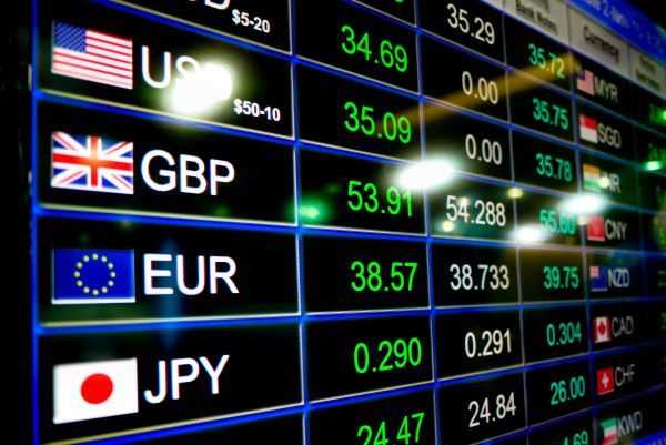 International Trade News (@ioexportnews) on Twitter photo Sign up to our #webinar looking at how #exporters can mitigate #currency risk - particularly as the pound continues to fluctuate due to #Brexit. When? March 20th 2pm. Who? <a href="/BibbyFinanceUK/">Bibby Financial Services</a> How do I sign up? Here: ow.ly/GYag30nFsUq Sign up to our #webinar looking at how #exporters can mitigate #currency risk - particularly as the pound continues to fluctuate due to #Brexit. When? March 20th 2pm. Who? <a href="/BibbyFinanceUK/">Bibby Financial Services</a> How do I sign up? Here: ow.ly/GYag30nFsUq