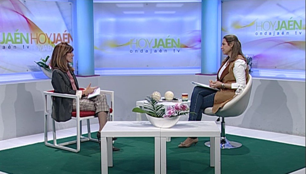 Ayer volvimos al plató de <a href="/HoyJaen/">Hoy Jaén</a> 📺 para hablar con <a href="/marisiruiztv/">Marisi Ruiz</a> sobre comunidades de vecinos, educación y buenas maneras👌. ¡Un placer, como siempre, participar en este programa! ☺️

#LaMesaOnce #WeddingPlanner #Protocolo #Bodas #Jaén