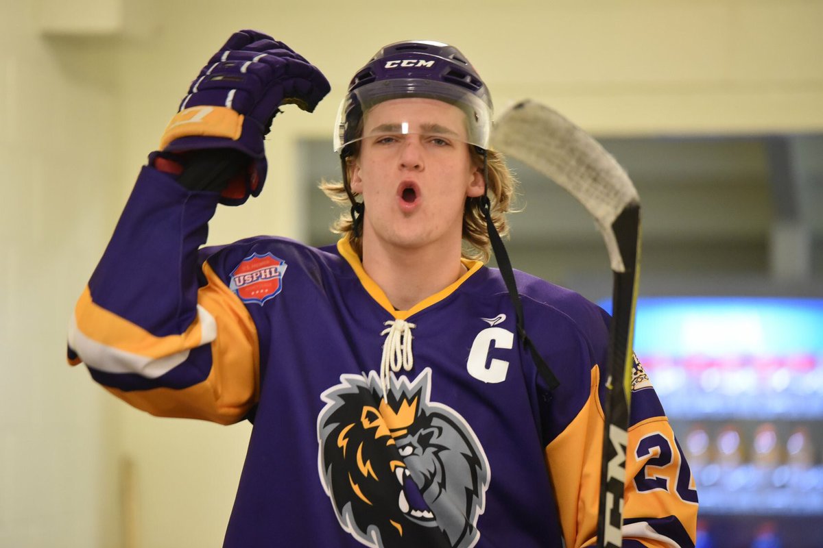 jrmonarchsCR's tweet photo. Monarchs fans, the boys need your support tonight! Make sure you come out and cheer them on as round 1 of @USPHL NCDC playoffs start. 

Merrimack College. 6:30pm puck drop. 

@NHJRMONARCHS https://t.co/nTJoHFkoxZ