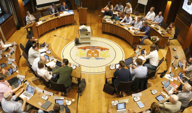 bredavandaag's tweet photo. Bredase politieke jongeren in debat -  https://t.co/VYQxPCLmxu https://t.co/Rpazv64d7K