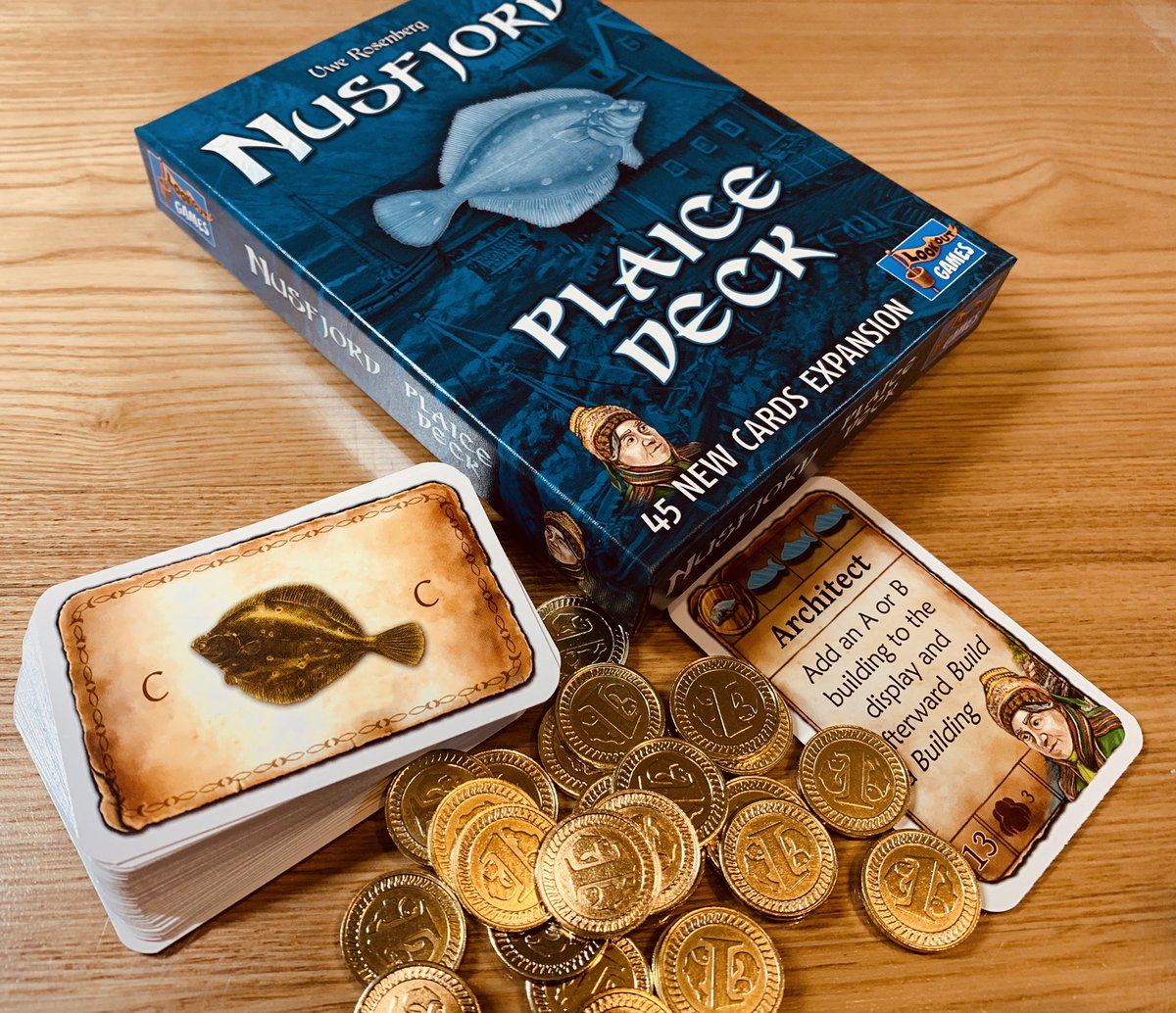 トモリ ヌースフィヨルドの拡張カレイデッキ メタルコイン入ってるのね