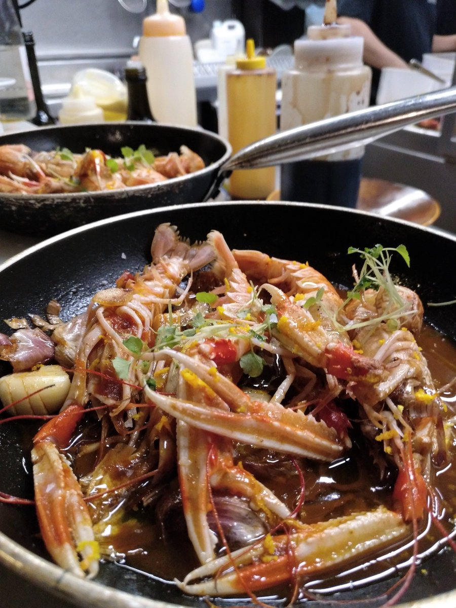 bardelpla's tweet image. Què si una #CocaDeSardines Uns #Calamarcets Un plat de #CapiPota ...

Més dels nostres #Platets a bit.ly/FoodLoversBarD… …
Aquí estem bit.ly/MapsBarDelPla 
Pots fer la reserva a 932 683 003 ☎️