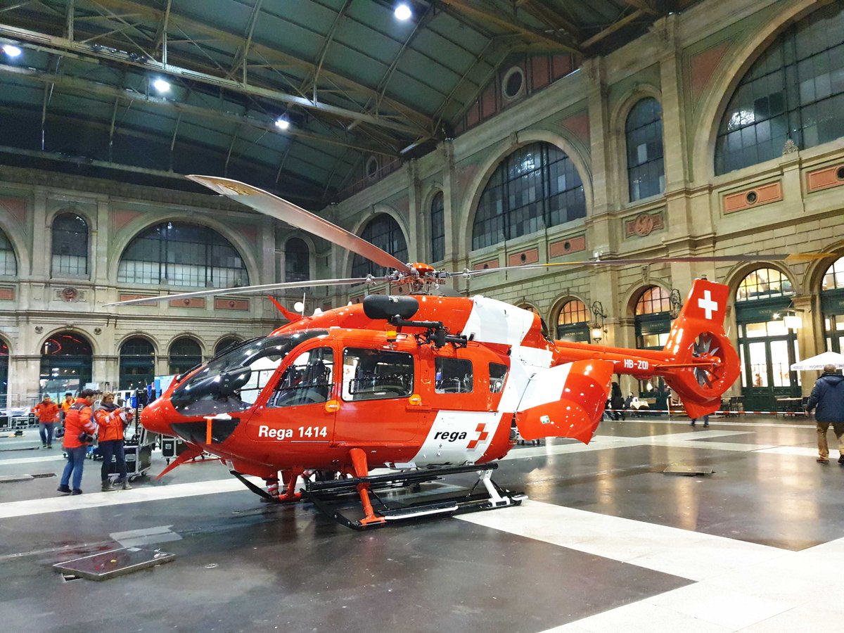 Heiko_Emh's tweet photo. Helikopter im Bahnhof? Ja, heute und morgen in der Halle des #ZürichHB #Zürich #sbbcffffs #sbbimmobilien https://t.co/NvkRJlHCbl
