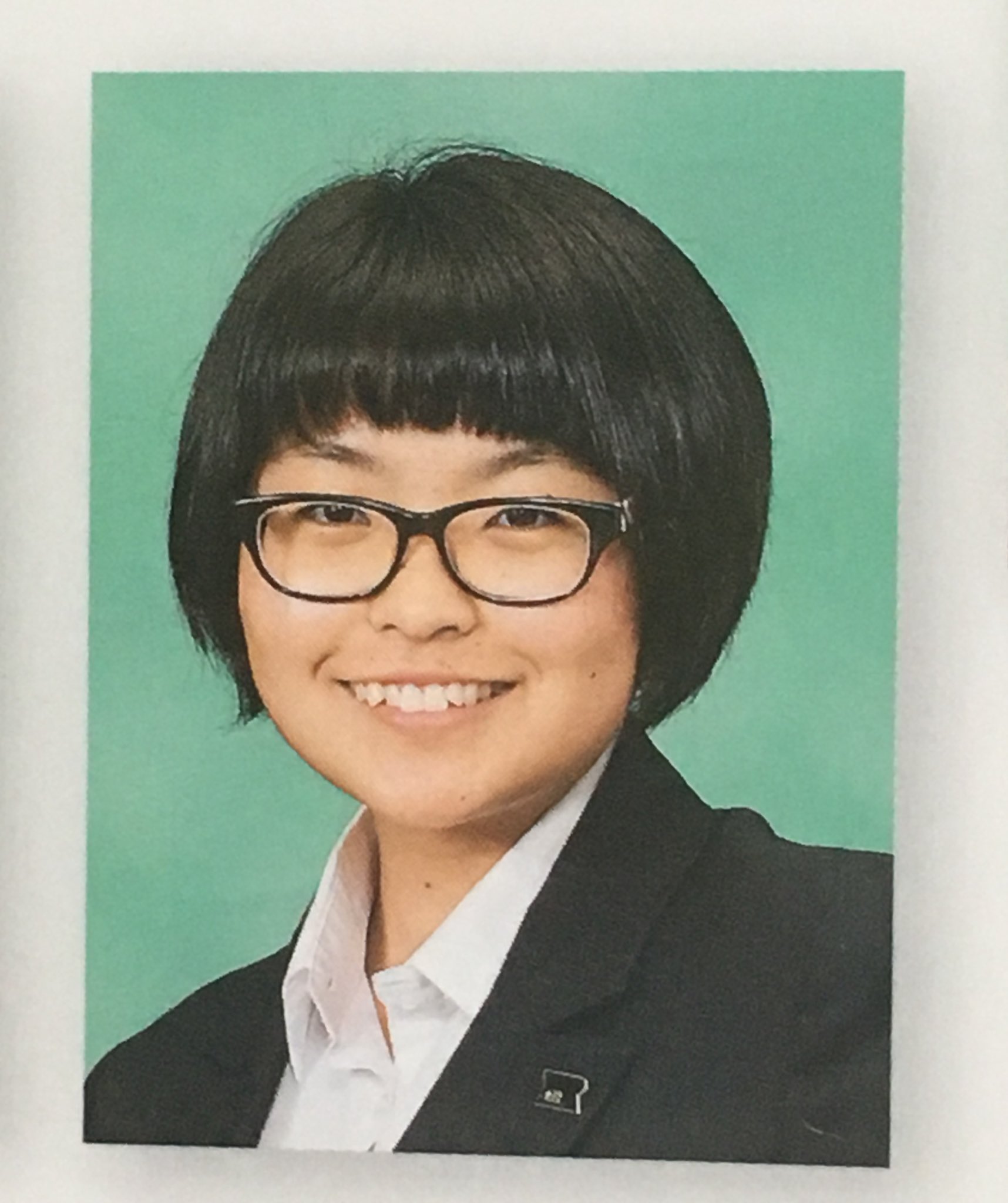 にのまる Ar Twitter 卒アルの写真見てたら高校卒業から丸3年経ったなぁって思った おっぱいはhくらいだったのがkに なった想像してた自分とは全然違くてでも当時の自分が思ってる以上に今幸せだし楽しいからよかったってことにしよう