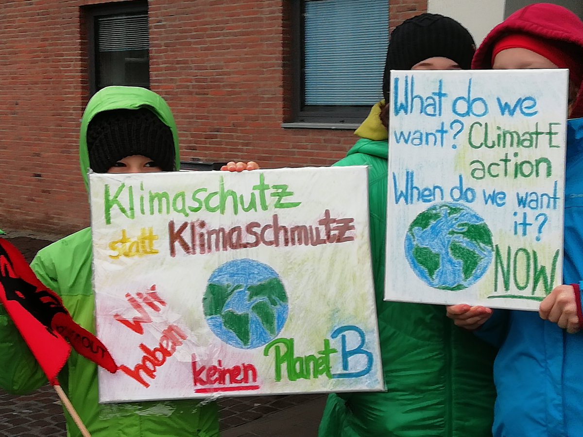 eifelwaldfee's tweet image. #FridaysForFuture ist auch in Düren angekommen!! 

Yesssss, ich bin stolz auf euch!! 💚💚💚

#fff 

#wirhabenkeinenPlanetB 🌎! 

#climatestrike #ClimateCrisis #climatejustice