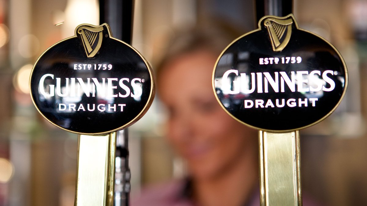 leohotelsukire's tweet photo. To celebrate #StPatricksDay weekend being upon us we're giving away an overnight B&amp;B stay in all of our 4 Irish hotels: Dublin, Cork, Galway &amp; Belfast. To be in with a chance of winning, RT, follow us &amp; tag the person you'd bring along with you. Enjoy the celebrations! https://t.co/QXvK030j4j