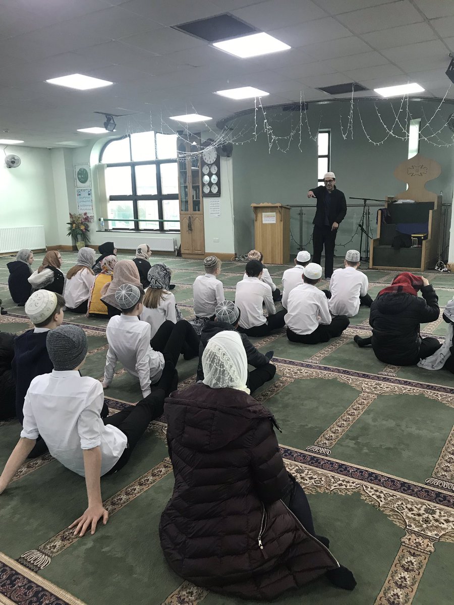 StAidansRS's tweet photo. Today the last of our Interfaith Visits to a Mosque, Mandir and Gurdwara. Students have learnt so much and enjoyed all the sights, sounds and smells! #respect https://t.co/Ljvg9lrb9n