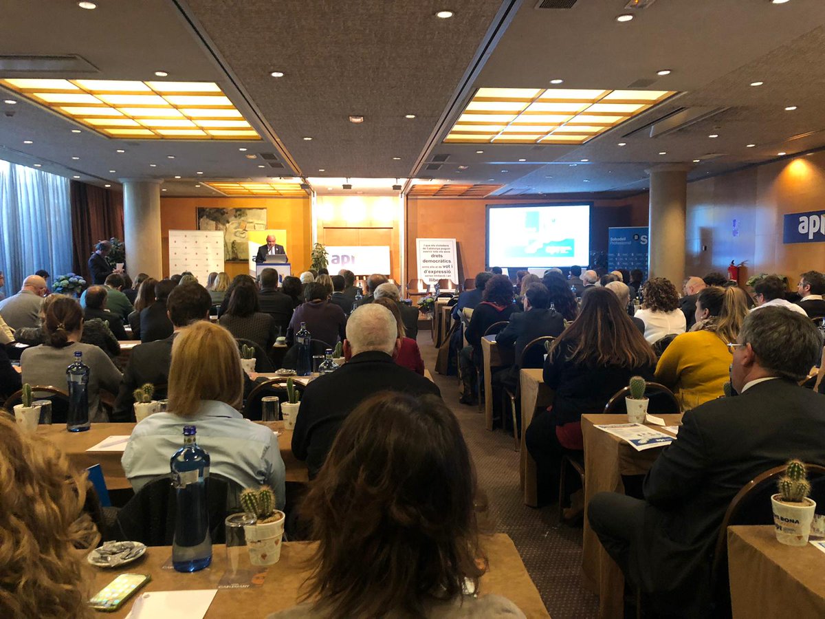 AgenthiaSi's tweet image. Agenthia està present a la #JornadaImmobiliària2019 del lloguer i dret a l’habitatge.
És un punt de trobada del sector a les comarques gironines on tractem el tema des de la vessant més acadèmica. Gràcies @apigirona per posar en valor aquest dret!
#formaciocontinuada #APIGirona