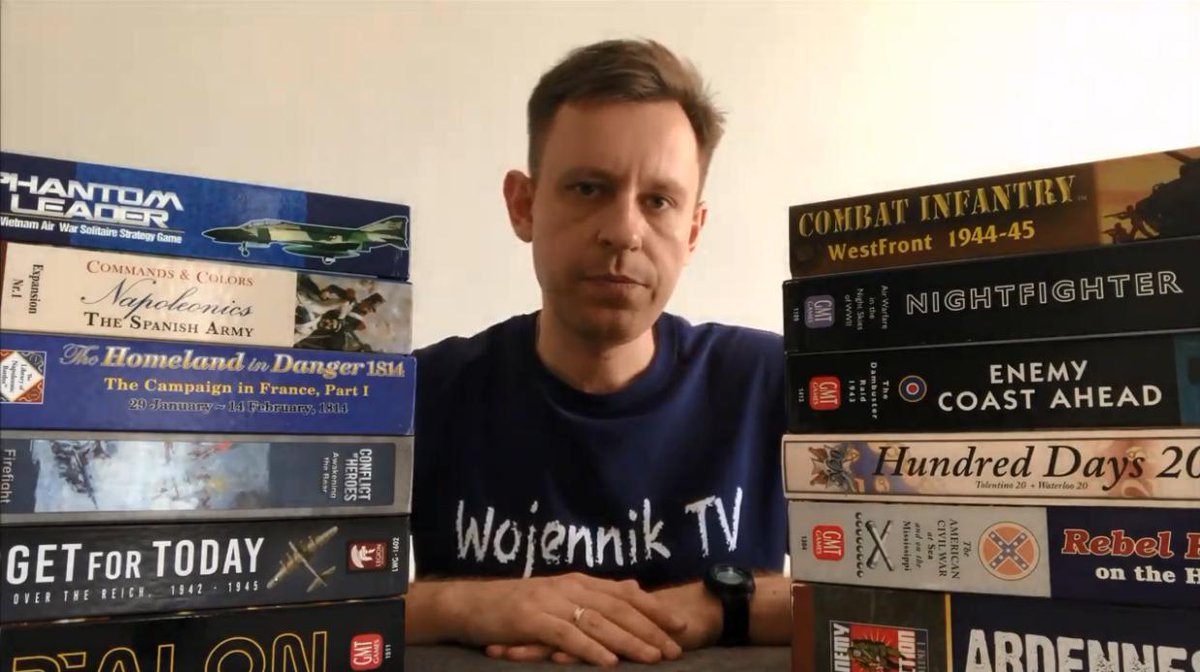 Jest youtuberem, interesuje się batalistyką zwłaszcza historią II wojny światowej. Uwielbia planszówki, w które gra, ale też prezentuje je innym. Poznajcie naszego pracownika <a href="/MichelSorbet/">Michel Sorbet</a> i jego <a href="/WojennikTV/">Wojennik TV - Board Games</a>  bankomania.pkobp.pl/bankopasje/pas…