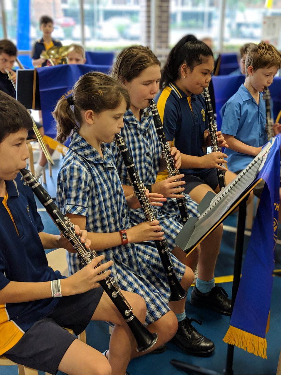 OlorWaitara's tweet photo. A big thank you to all of the OLOR parents who helped us with our Open Day. You were amazing and it was wonderful to see how enthusiastically you promoted our school. We are so thankful to everyone who helped promote the day and who gave us their time today. https://t.co/YUwN9YFnJg