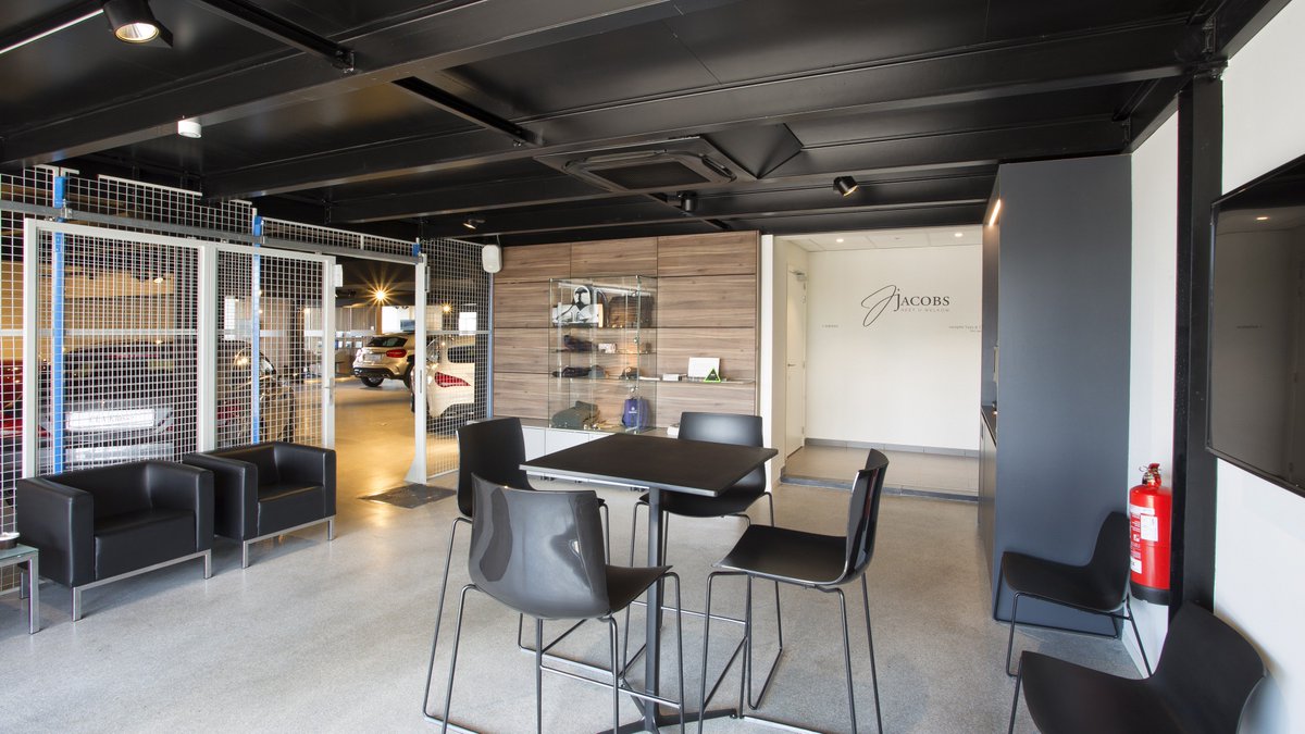 arperofficial's tweet image. #FridayProject

Expo Experts and Nico Plancqueel selected various Arper products to decorate the lounge of the Mercedes-Benz showroom in Sint Niklaas, Belgium.

PH: Edu van Gelder

Discover More: bit.ly/MercedesShowro…