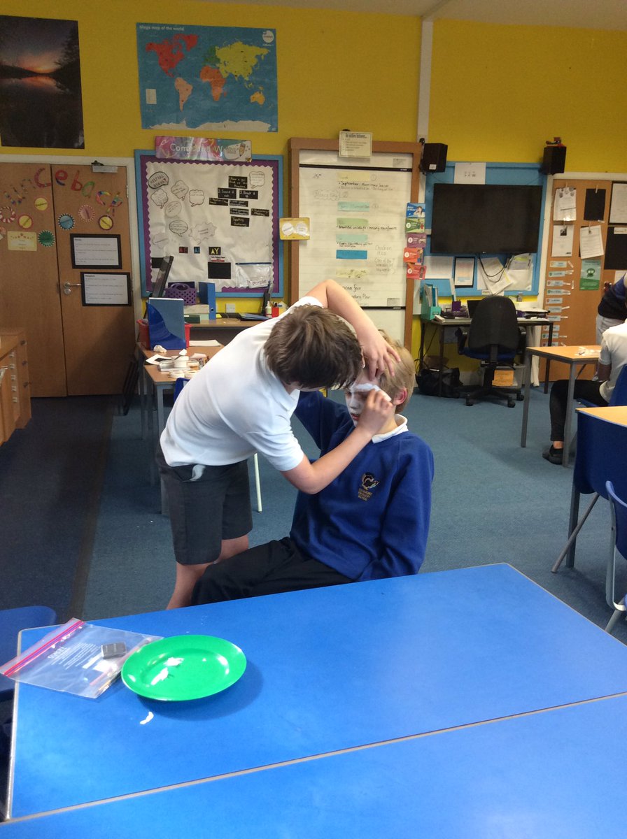 KenmorePS's tweet photo. P5-7 loved our Professional Make-Up Masterclass from Gayle this week. We have been learning all about Mexico and have been particularly interested in the 'Dia de los Muertos' #teamwork #developingourskills #creativity https://t.co/s3zE7uBOZW