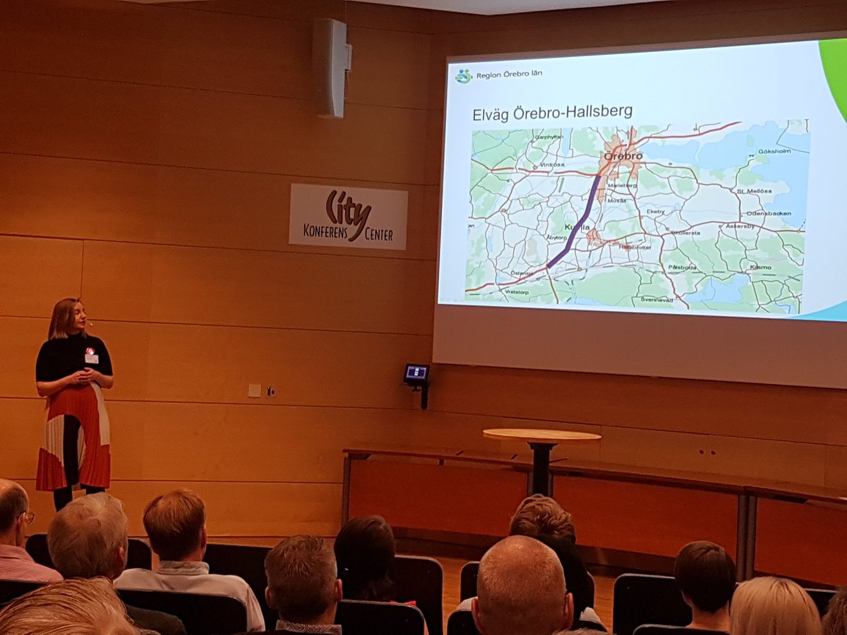 FredrikIROL's tweet photo. #RegionÖrebro län berättar om projektet #elväg på Örebroregionens årliga #infradag. #infrapol #Trafikverket https://t.co/0ed5jE1YE6