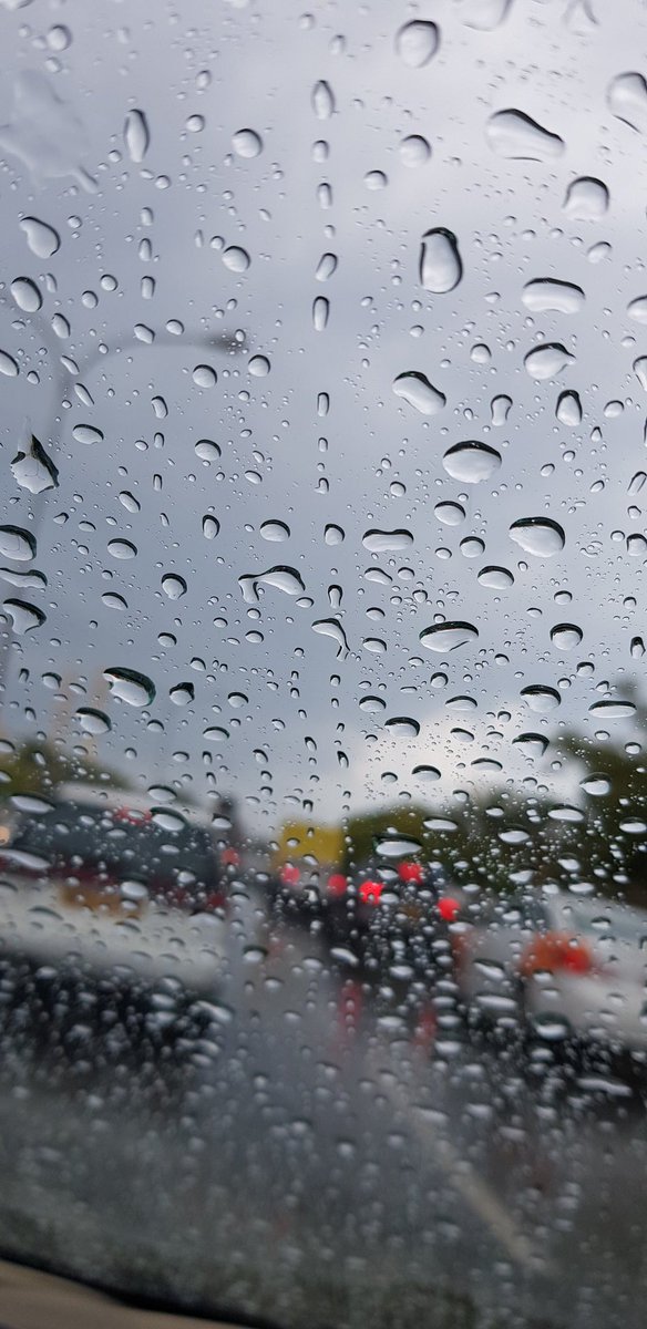 s95r__'s tweet photo. آللهم في هذا المطر اسق كل ميت تحت التراب غيثاً يرتوي منه ترابهم وتغسل معهم ذنوبهم اللهم إني ذكرتة فارزقني بمن يذكرني حين تنقطع بي ألاسباب .. https://t.co/slkM46crYK
