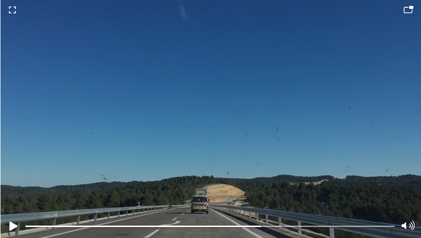 natxosorolla's tweet photo. Veig un vídeo dels primers que passen pel tros renovat de la N232 i m'entren ganes de plorar d'alegria. #N232 #Matarranya #Valldelluna #Montroig #Ràfels #Torredarques #Morella #Alcañiz https://t.co/c8RBhAo5Cf