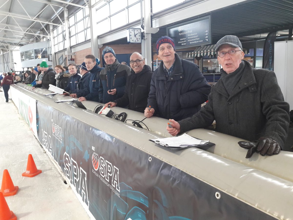 NK_Spa's tweet photo. Onder andere deze toppers van juryleden stonden klaar voor de 82 deelnemende ploegen van de finale #NKSPA op @ijsbaanbreda #kanjers #merci #zondervrijwilligersgeensport
Kijk voor nog meer foto's van #JuryBreda en @ericzwart op https://t.co/aNervIbeg8
@annamarieskate @SportConne https://t.co/7ZLllS162x