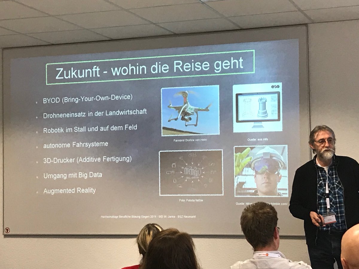 e_learning's tweet photo. Zukunft in der digitalen Ausbildung im Agrarbereich - vorgestellt anlässlich der Hochschultagung in Siegen #HTBB2019 #AR #VR #VRARLearning #digitalpakt #DigitaleBildung https://t.co/qoejIHNoS6