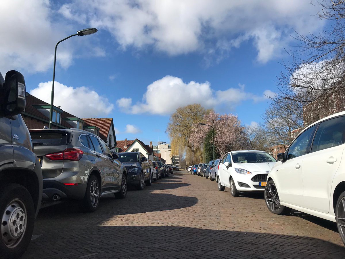 Inwoners en ondernemers opgelet! ☝🏼 Voor het opstellen van een nieuw parkeerbeleid 🚘 zijn wij benieuwd naar jouw ervaring op het gebied van parkeren binnen onze gemeente. 🚙 Vul jij ook de vragenlijst in? bit.ly/2HnjtbU