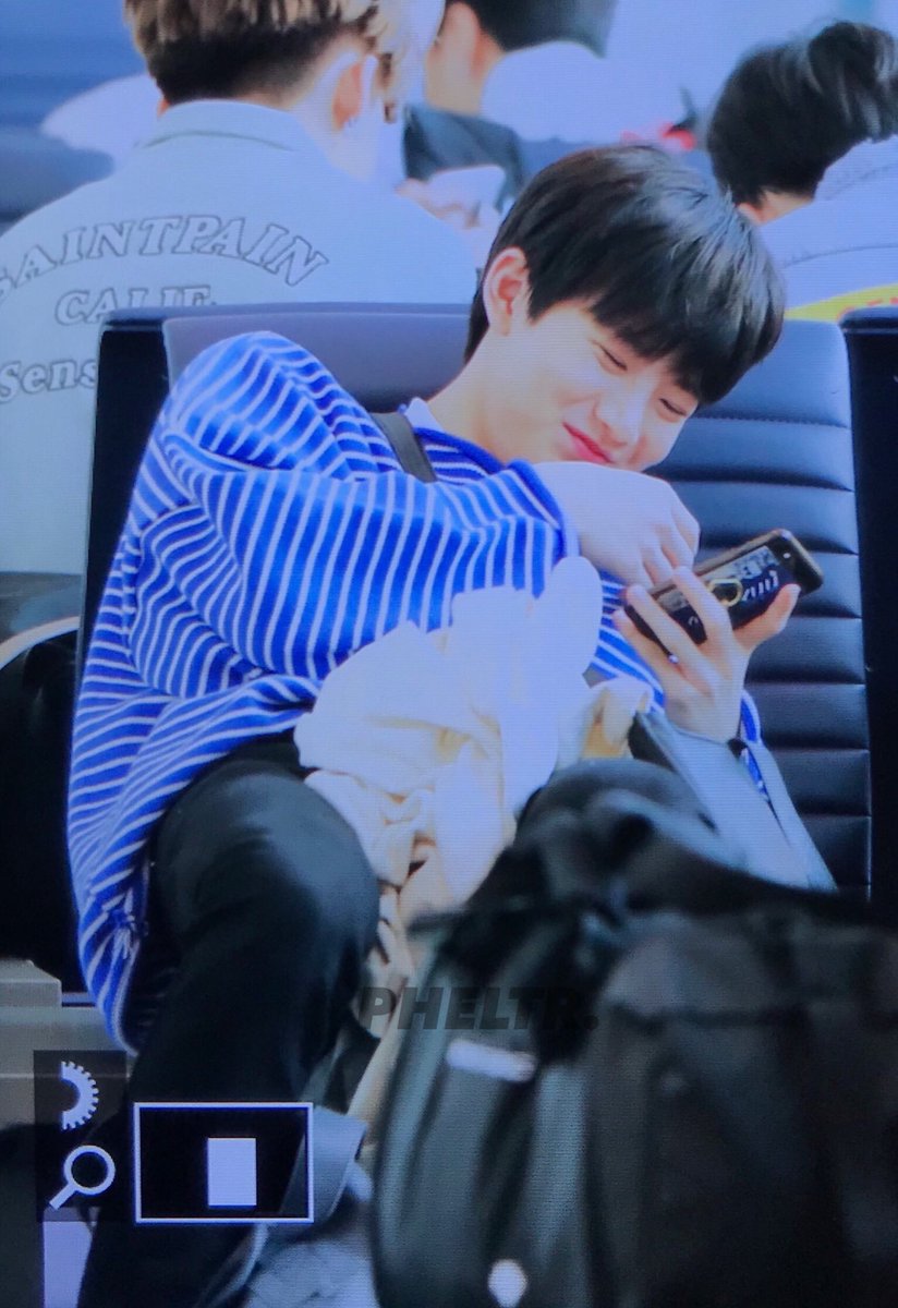 httpjunkyu's tweet photo. imagine junkyu telling you to pose bcos he's going to take a picture of you but ended up recording it just to tease you https://t.co/WS5g4zFznE