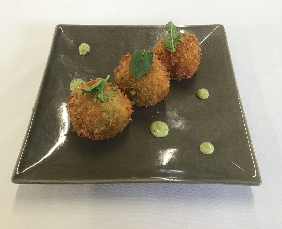 THSch_Food's tweet photo. We’ve had a very busy week in Food, perfecting our skills. #thschfood https://t.co/q2C2DXhqvg