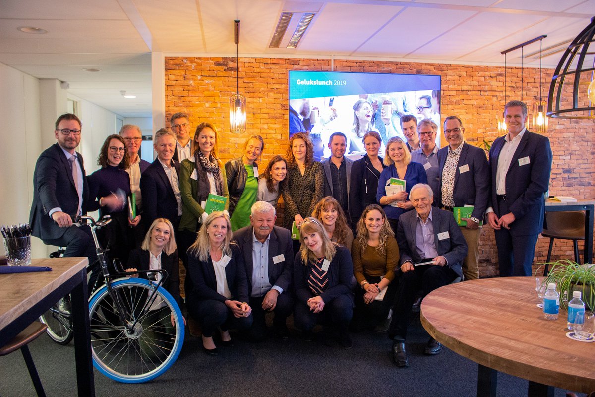 SkillsTown's tweet photo. Wat een prachtige #gelukslunch gisteren met presentaties over #motivatie van Anton Philips en #positieve #psychologie door Kasper Boon. Bedankt voor jullie enthousiasme! https://t.co/JIc1g9qF0L