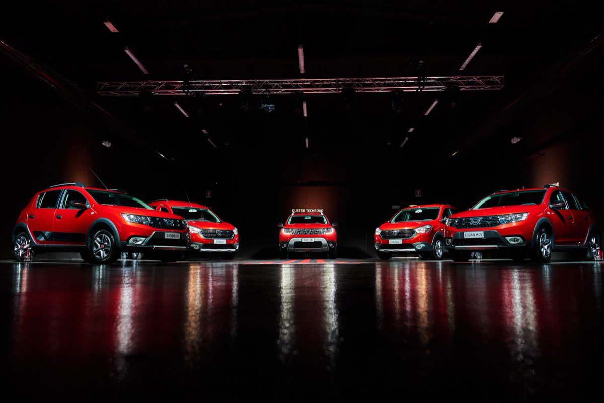 motorionline's tweet photo. #Dacia gamma #Techroad: particolari dedicati e una dotazione tecnologica [VIDEO INTERVISTA] - @daciaitalia https://t.co/2cmakCnd2u https://t.co/F0i0Aor3qk