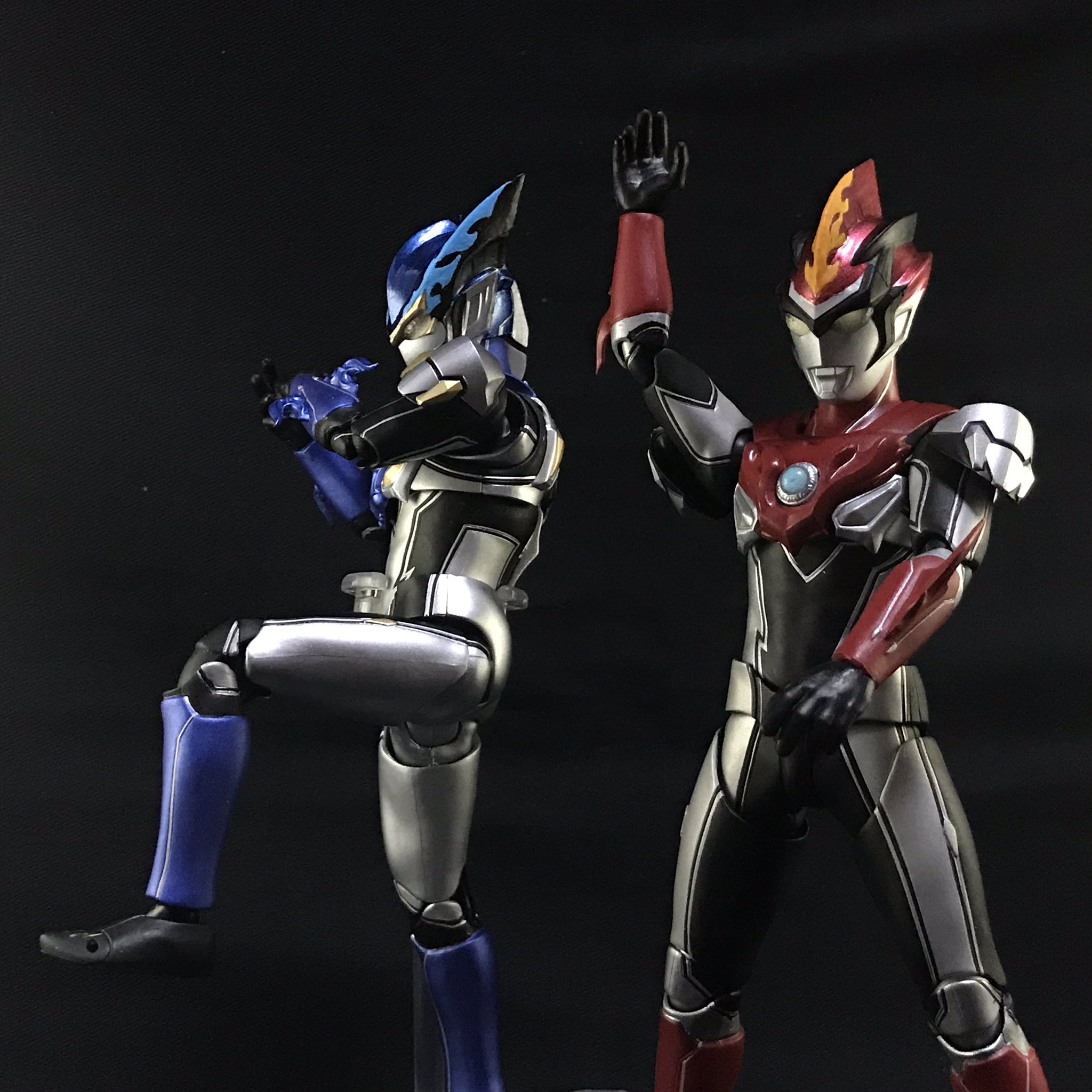 SHFiguarts ウルトラマンロッソ フレイム & ブル アクア sddefault.jpg