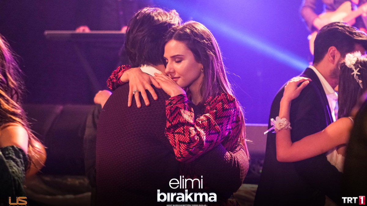 Sevdiğine kalbinden bir parça emanet etmenin en güzel yolu ona aşk ile sarılmaktır…
#AzCen ❤️
#ElimiBırakma yeni bölümüyle Pazar 20.00 #TRT1’de 🙌🏼
<a href="/trt1/">TRT 1</a> @usyapimstudyo