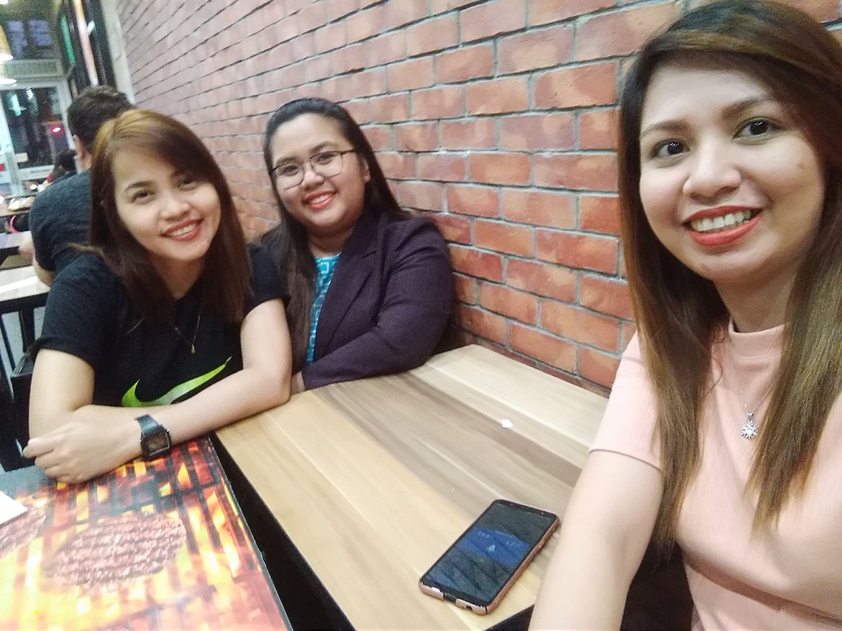 RiecaLR's tweet photo. Trio ❤ https://t.co/RlUimlG2Lu