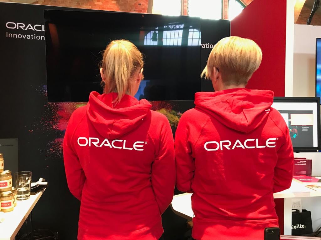 SilviaHurnaus's tweet photo. You want to discover your #ArtificialIntelligence experience? The #ORACLE team is right there for you at the #DeloitteExperienceAnalytics in #berlin ๐ https://t.co/McXWr197k8