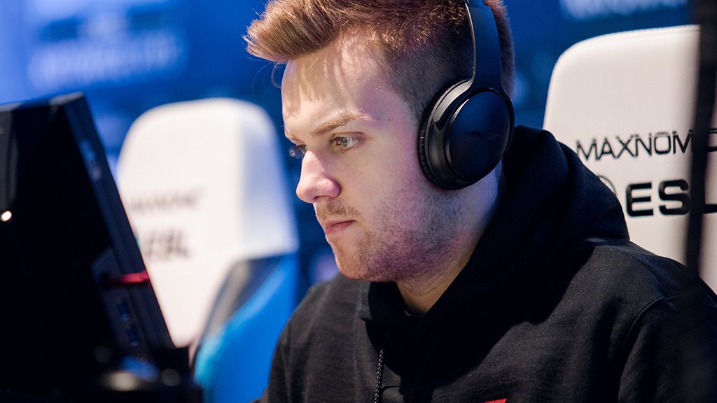 BetwayCSGO's tweet image. Top 5 Players from #ECS7 Week 1 EU:

🇧🇦 #1 @fazeniko - 1.47
🇩🇰 #2 @dupreehCSGO - 1.37 
🇷🇺 #3 @JAMEPAIN - 1.34
🇵🇱 #4 @VPMICHU - 1.27
🇩🇰 #5 @Xyp9x - 1.22