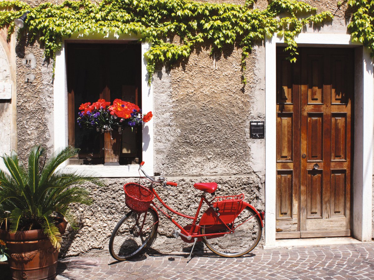 WIN a £250 voucher to put towards your next TUI holiday. To Italy? ✈️ Simply RT to enter – the winner will be announced early next week. Good luck 🍀 T&amp;Cs in bio #TUITalksItaly