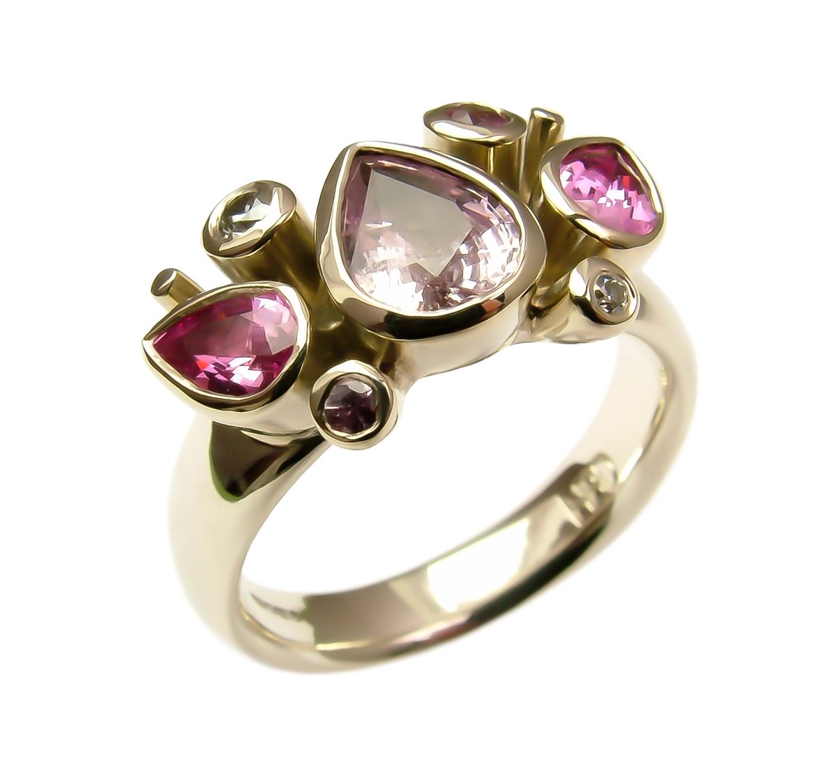 madebyhandwales's tweet image. **CALL FOR ENTRIES REMINDER** 2 weeks until applications close for #MadebyHandCardiff 2019 the largest and finest #craftfair in #Wales Apply Now! @mendyourhead @clairecawte @CraftFestival @MadebyHandEng @TheDesignTrust @madebyhanduk @MakersWales buff.ly/2F0iT0r