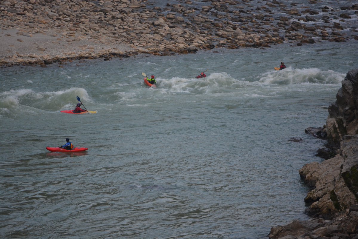 AdrenalineNepal's tweet photo. Spring is the time to learn Whitewater Kayaking! #whitewater #whitewaterkayaking #whitewaterkayak #whitewaterrafting #whitewaterlove #paddlers4life #drawntowater #kayak #kayaking #kayakingadventures #kayakgram_feature #Fridayfun #Fearlessfriday #extremesports #adrenalinerush https://t.co/4i8lsFzkUm