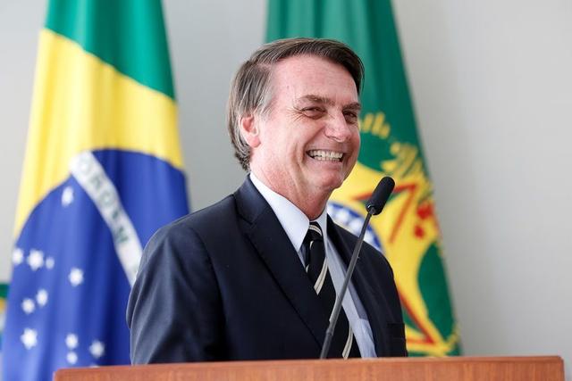 TopBuzzBrasil's tweet photo. Governo dos EUA dará status de aliado preferencial ao Brasil @Metropoles https://t.co/3pwn6OEJhm https://t.co/DbRovshhYW