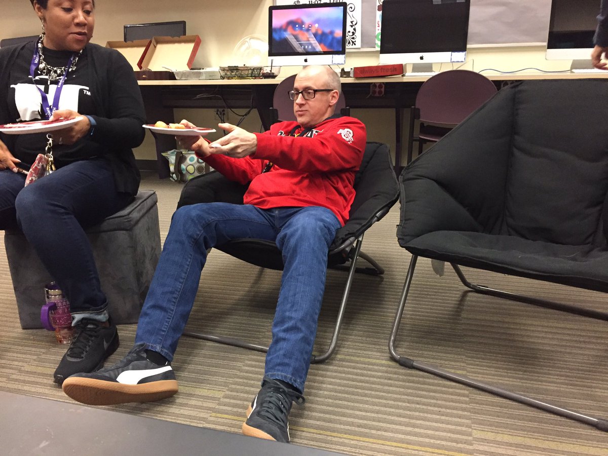 RossScience's tweet photo. The #kingofLakeview on his throne. @MrDeVoeLVJH @LJH_SchoolCouns  @lakeview_jh https://t.co/YUCQzo2hpJ