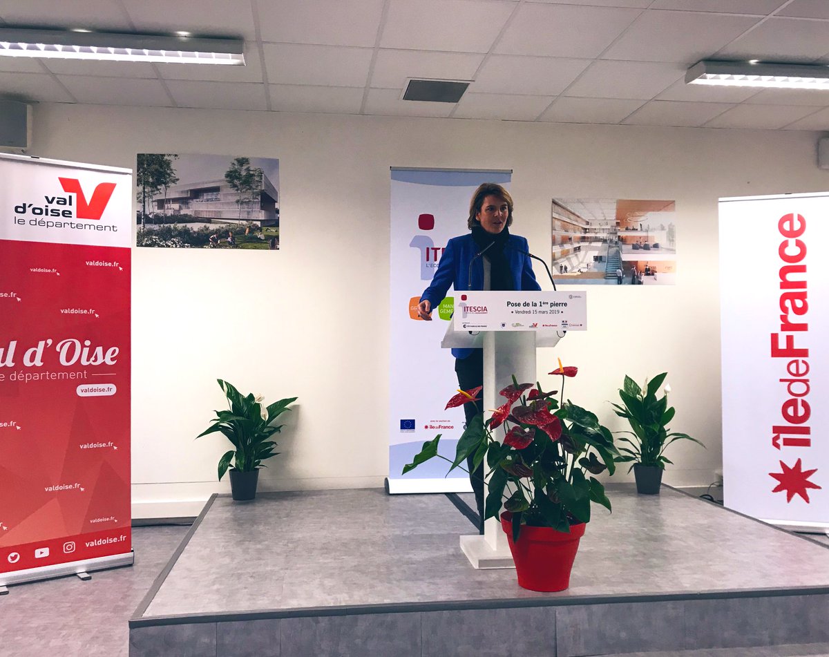 alexandrepueyo's tweet photo. Pose de la première du nouveau campus de l’ @ITESCIA dans le cadre du développement de @univ_parisseine . Un nouveau bâtiment pour l’école du I-management #cergy #cergypontoise #projetcampus https://t.co/MdKDcZgTCV