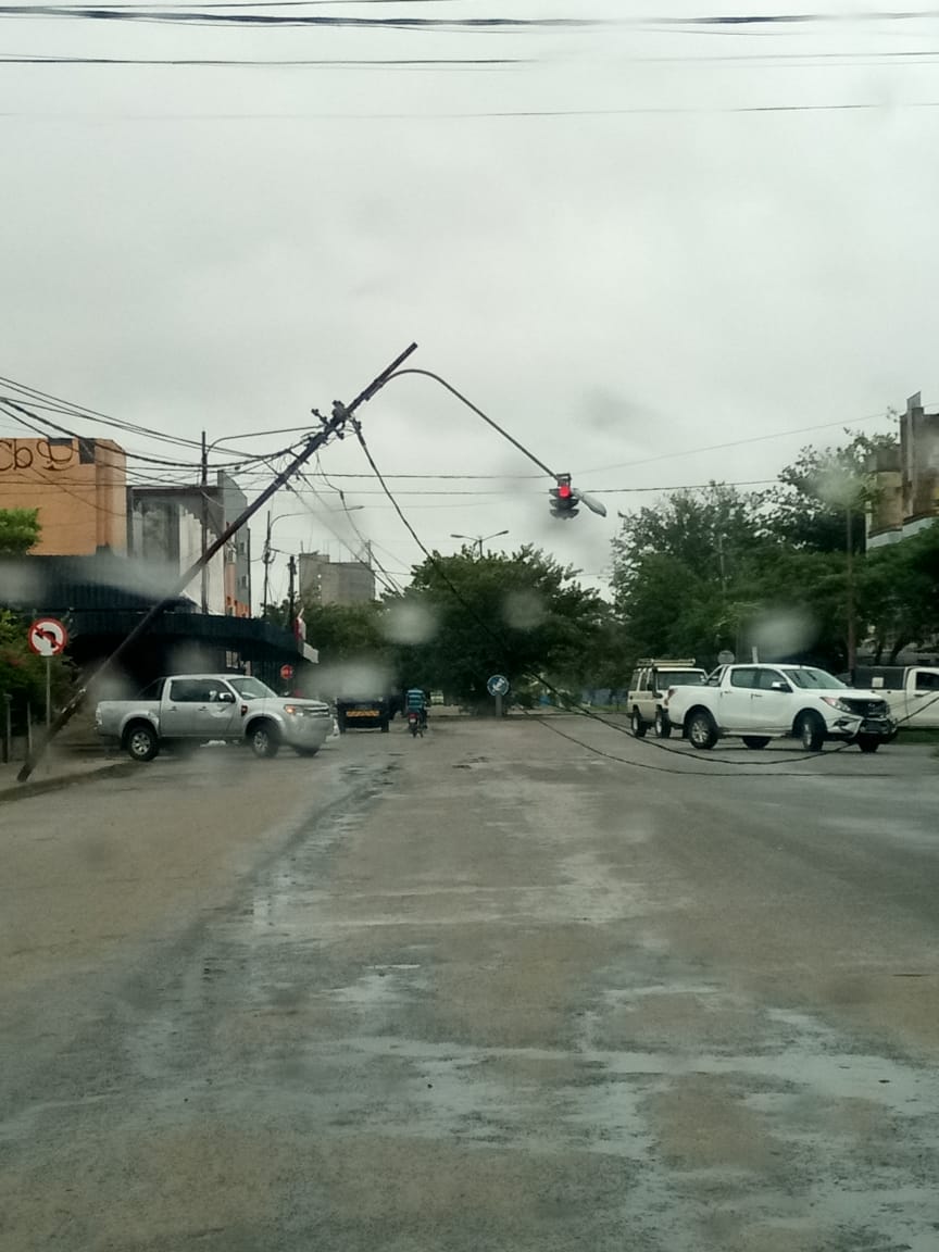 ZBCNewsonline's tweet image. Cyclone Idai: Beira cut-off
zbc.co.zw/%ef%bb%bfcyclo…